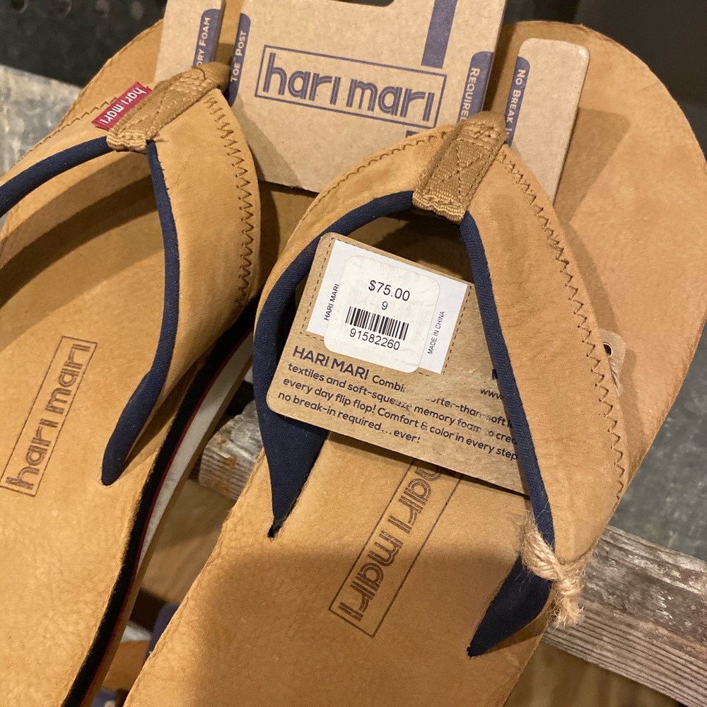 hari mari flip flop